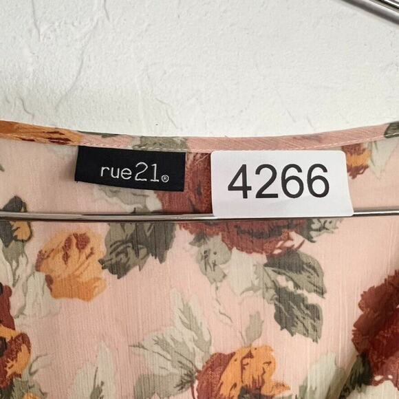 Rue21 Dress Womens Medium Yellow Cream Floral Long Sleeve Split Smock Waist - Picture 9 of 11